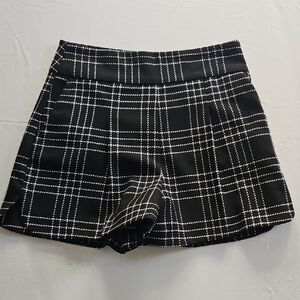 Zara Black and White Women's Shorts NWT, Size Small